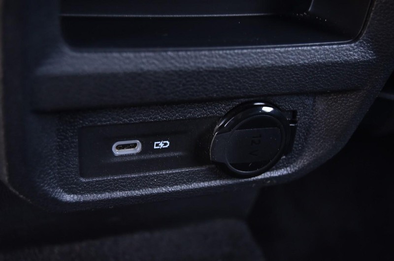 Volkswagen Tiguan Vehicle Image 24