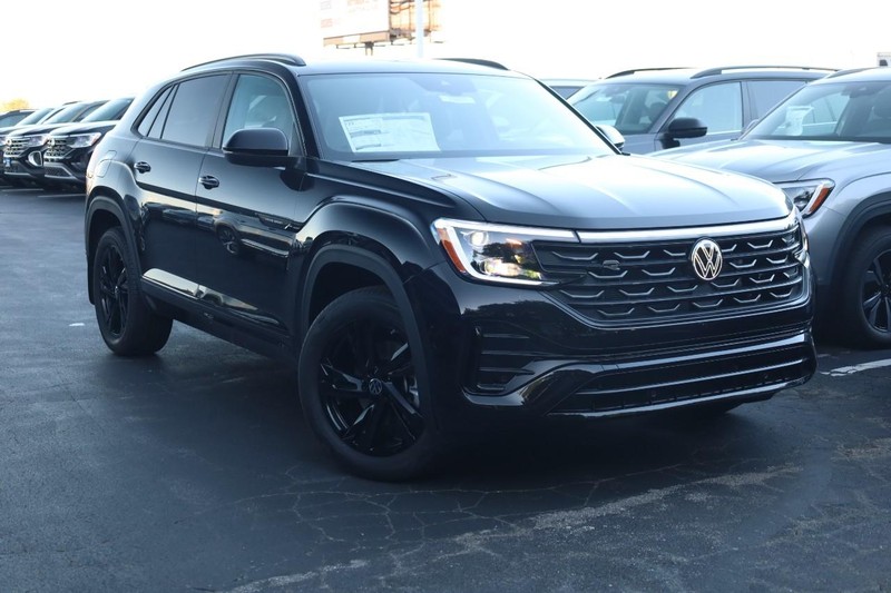 Volkswagen Atlas Cross Sport Vehicle Image 02