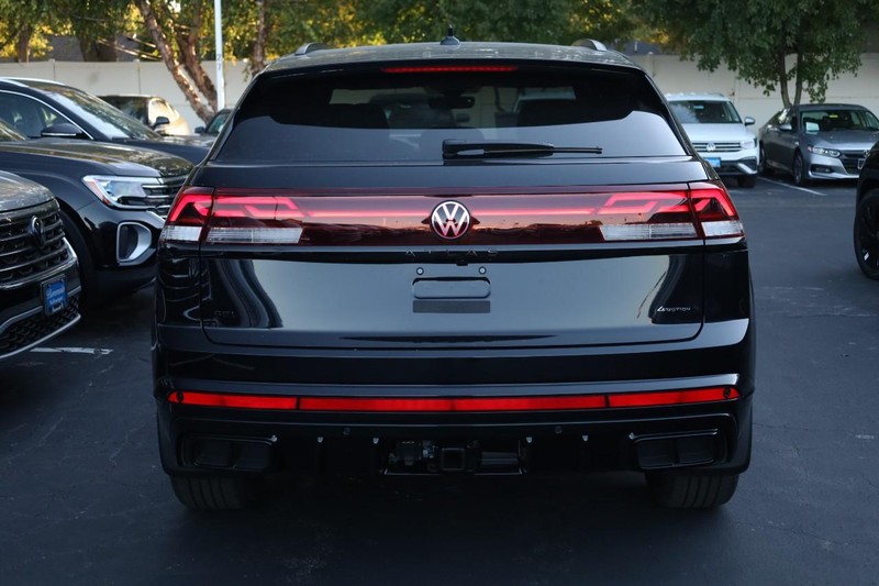 Volkswagen Atlas Cross Sport Vehicle Image 06