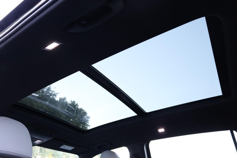 Volkswagen Atlas Cross Sport Vehicle Image 11