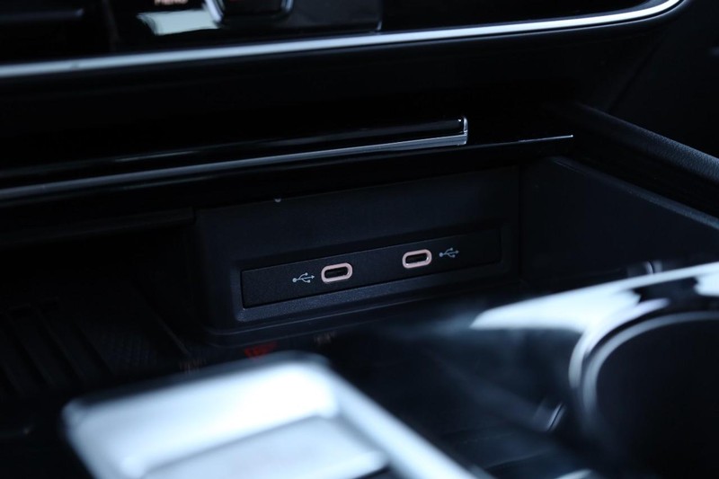 Volkswagen Atlas Cross Sport Vehicle Image 18