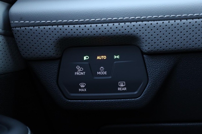 Volkswagen Atlas Cross Sport Vehicle Image 22