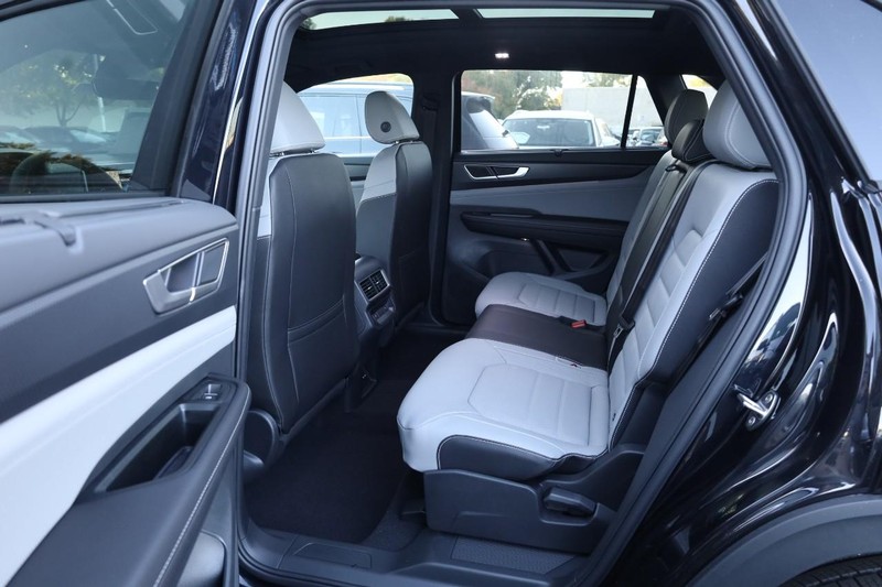Volkswagen Atlas Cross Sport Vehicle Image 24