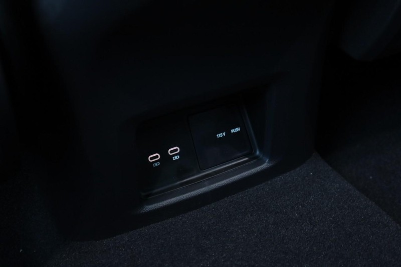 Volkswagen Atlas Cross Sport Vehicle Image 25