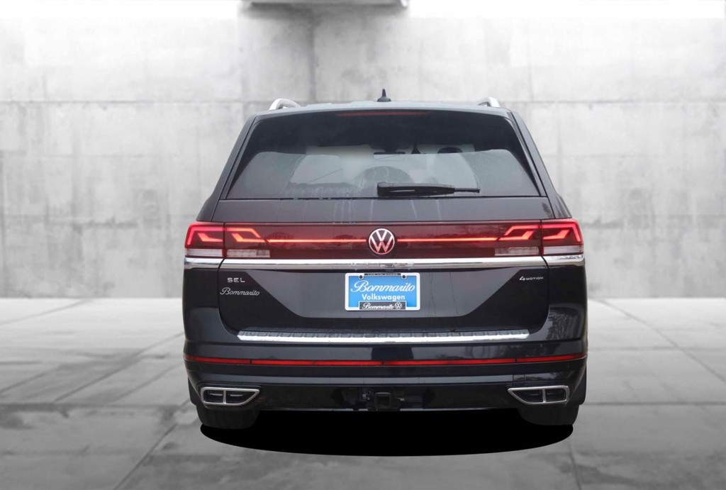 Volkswagen Atlas Vehicle Full-screen Gallery Image 6