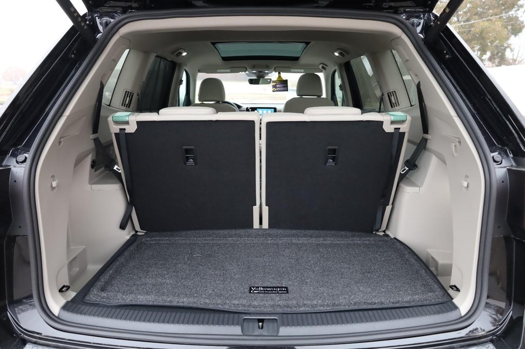 Volkswagen Atlas Vehicle Full-screen Gallery Image 7
