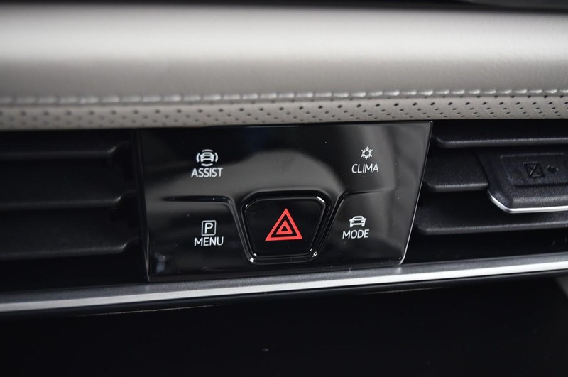 Volkswagen Atlas Vehicle Image 15