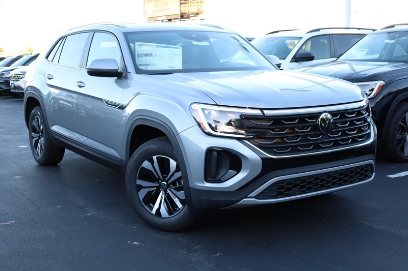 Volkswagen Atlas Cross Sport Vehicle Image 02