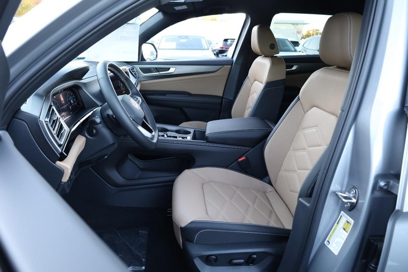 Volkswagen Atlas Cross Sport Vehicle Image 07