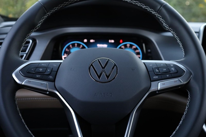 Volkswagen Atlas Cross Sport Vehicle Image 08