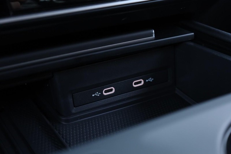 Volkswagen Atlas Cross Sport Vehicle Image 13