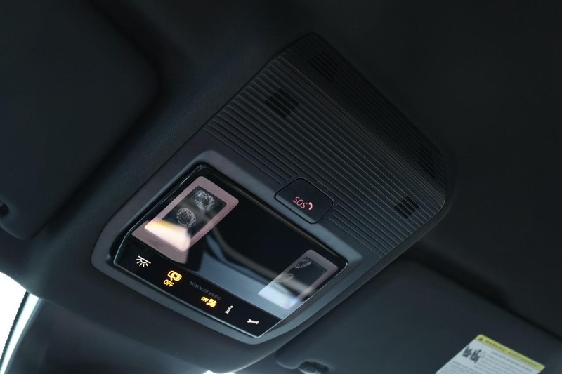 Volkswagen Atlas Cross Sport Vehicle Image 15