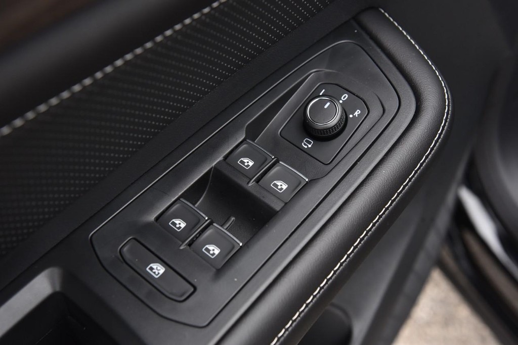 Volkswagen Atlas Vehicle Full-screen Gallery Image 8