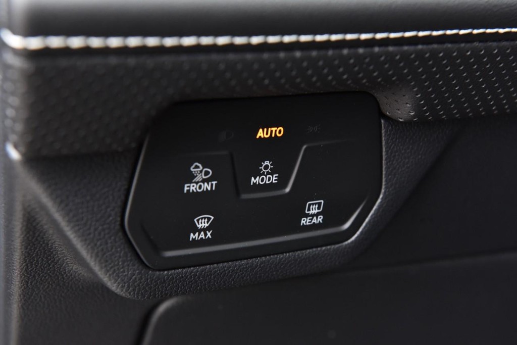 Volkswagen Atlas Vehicle Full-screen Gallery Image 11