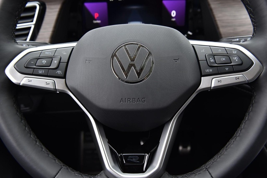 Volkswagen Atlas Vehicle Full-screen Gallery Image 18