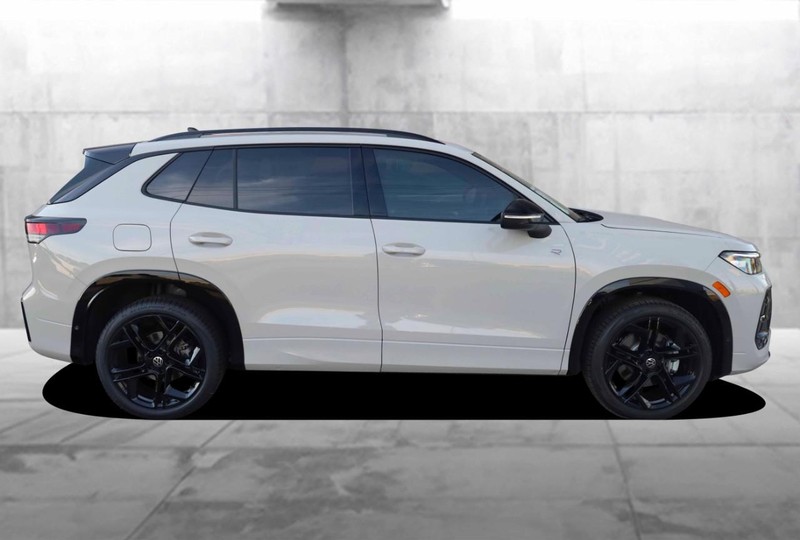 Volkswagen Tiguan Vehicle Image 05