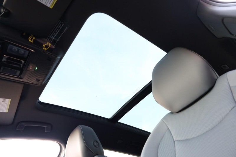 Volkswagen Tiguan Vehicle Image 09