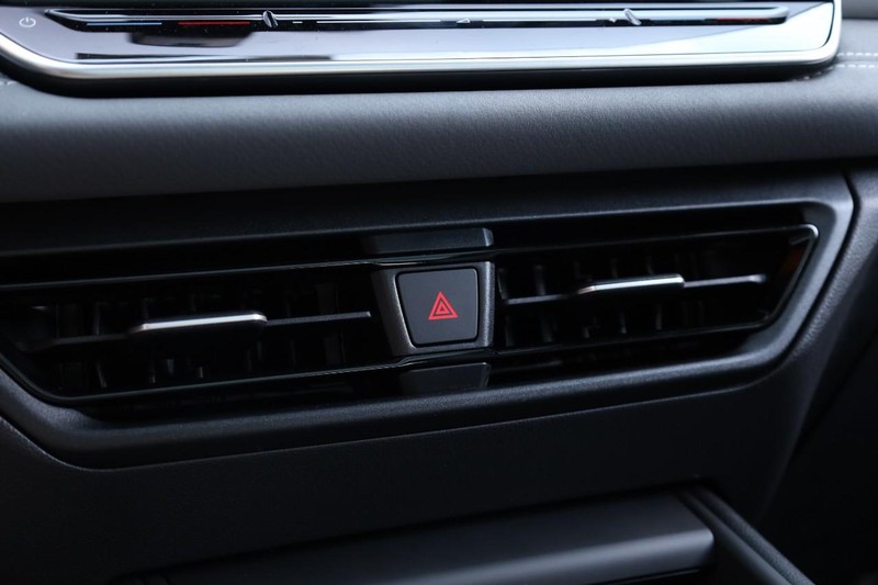 Volkswagen Tiguan Vehicle Image 15