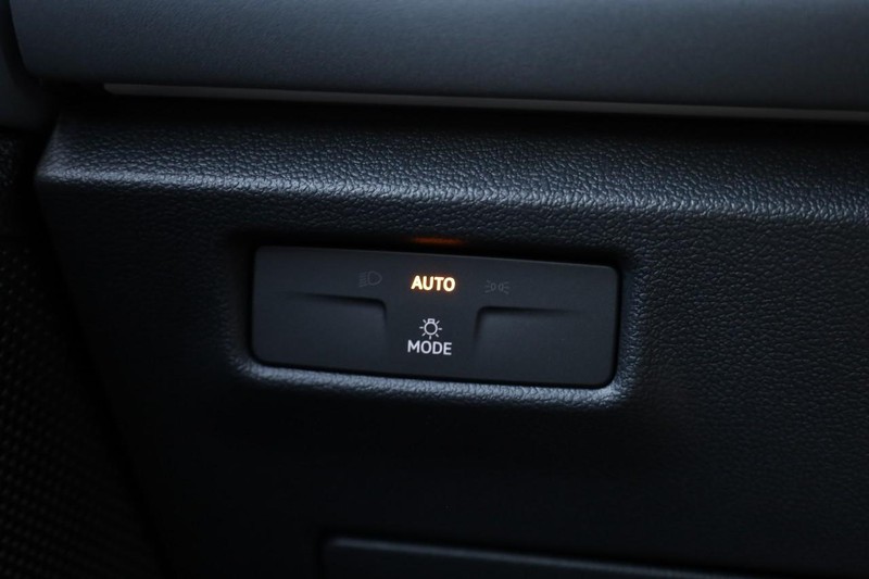 Volkswagen Tiguan Vehicle Image 20