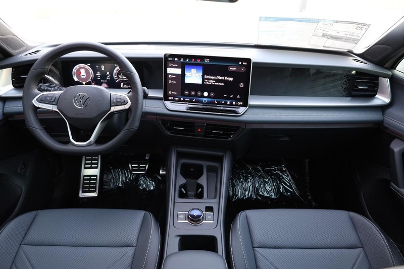 Volkswagen Tiguan Vehicle Image 23