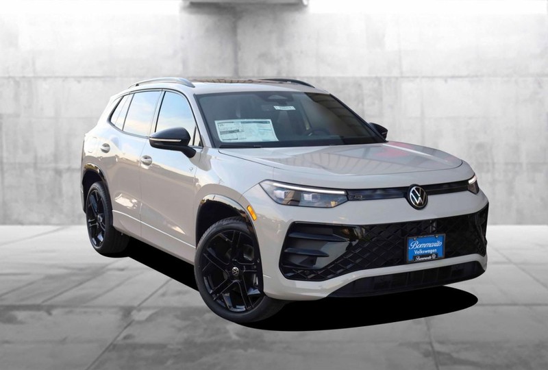 Volkswagen Tiguan Vehicle Image 02