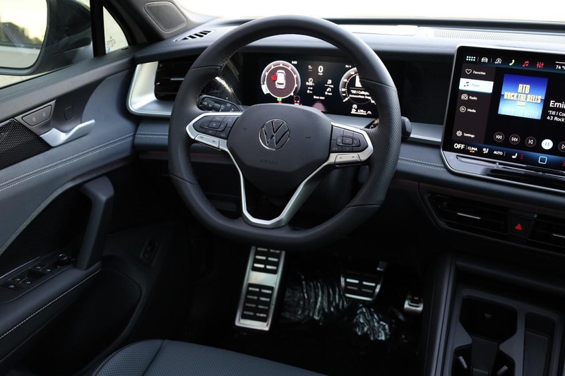 Volkswagen Tiguan Vehicle Image 24