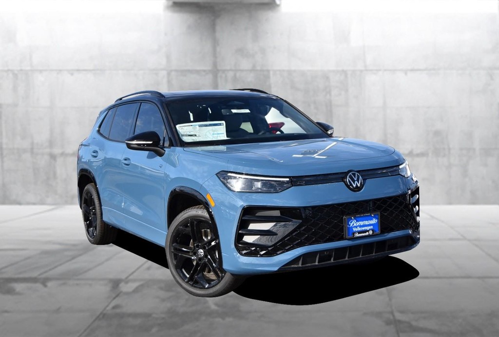 Volkswagen Tiguan Vehicle Full-screen Gallery Image 2