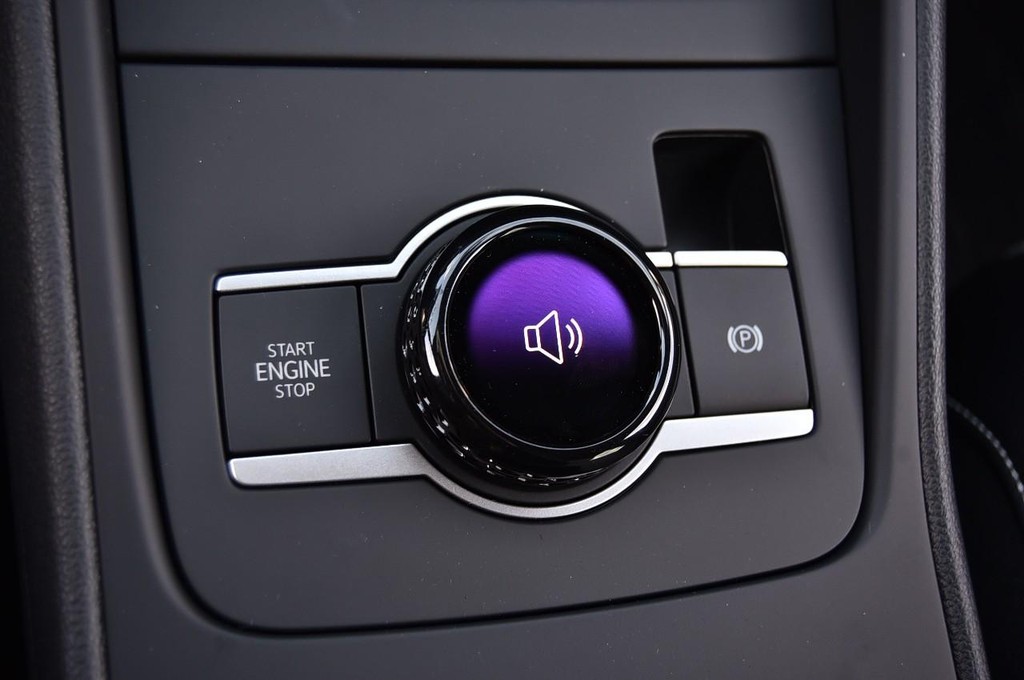 Volkswagen Tiguan Vehicle Full-screen Gallery Image 16