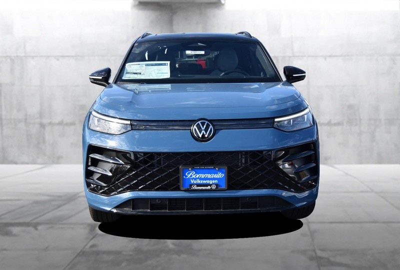 Volkswagen Tiguan Vehicle Image 04