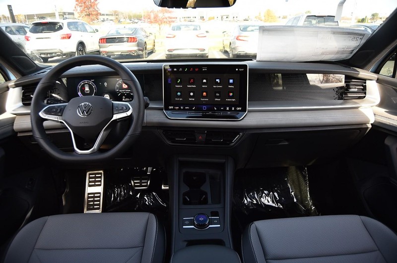 Volkswagen Tiguan Vehicle Image 07