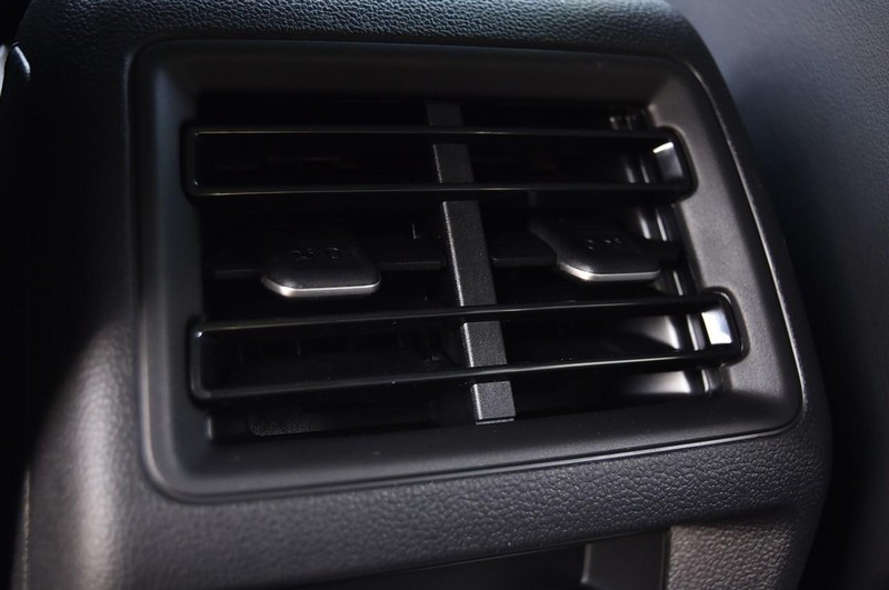 Volkswagen Tiguan Vehicle Image 23