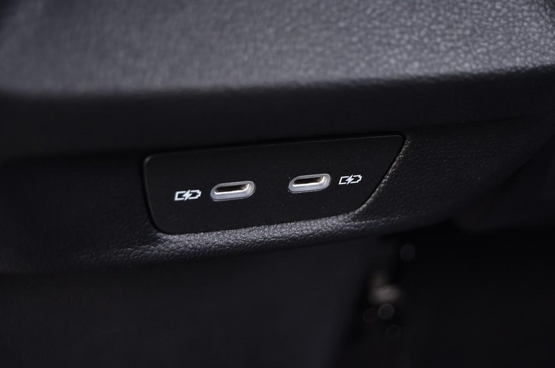 Volkswagen Tiguan Vehicle Image 24