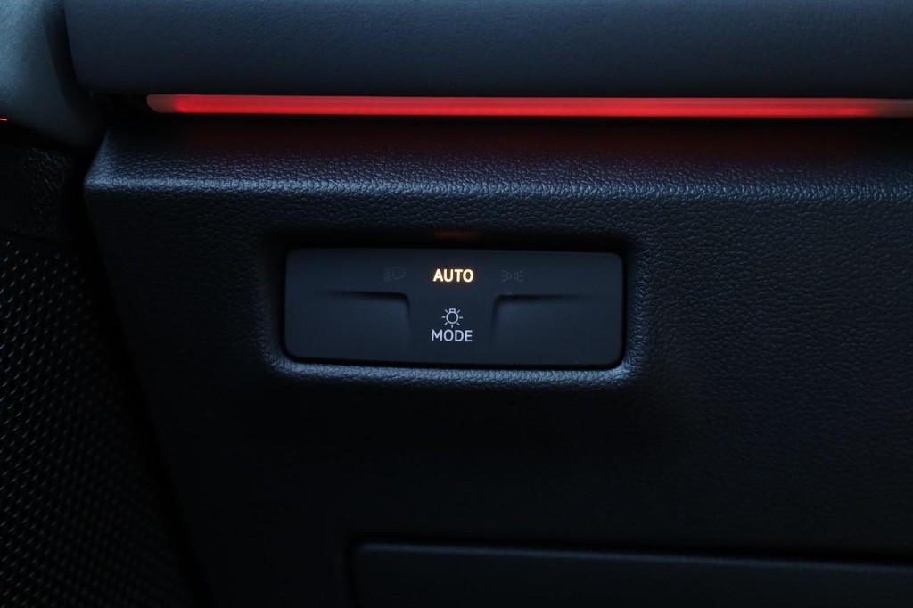 Volkswagen Tiguan Vehicle Full-screen Gallery Image 20