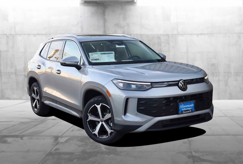 Volkswagen Tiguan Vehicle Image 02