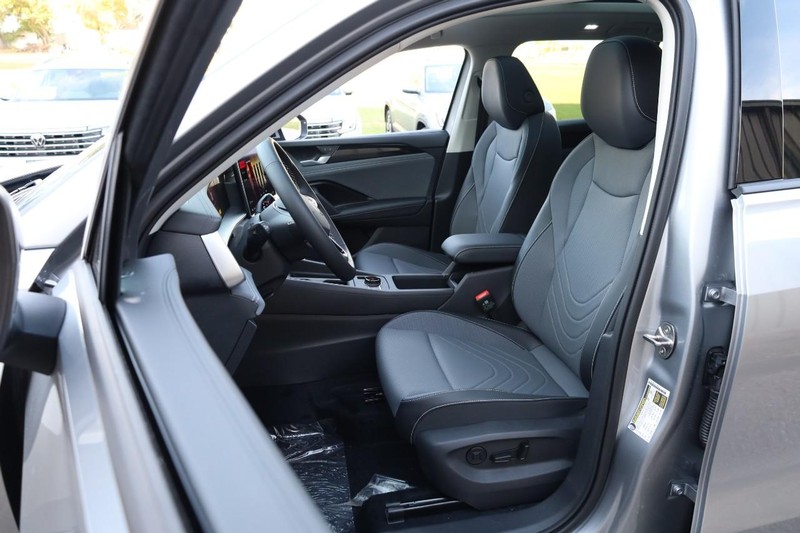 Volkswagen Tiguan Vehicle Image 08