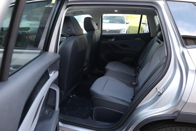 Volkswagen Tiguan Vehicle Image 21