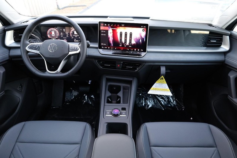 Volkswagen Tiguan Vehicle Image 23