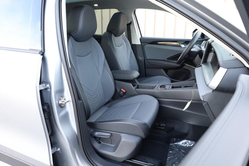 Volkswagen Tiguan Vehicle Image 25