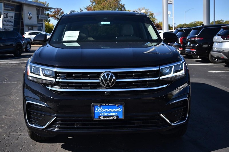 Volkswagen Atlas Vehicle Full-screen Gallery Image 4