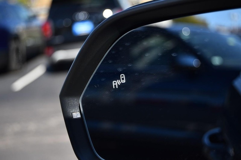 Volkswagen Atlas Vehicle Full-screen Gallery Image 10