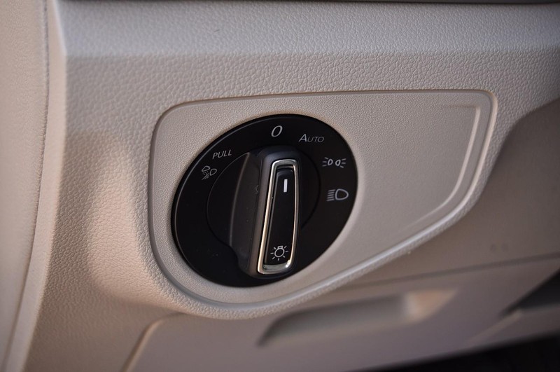 Volkswagen Atlas Vehicle Full-screen Gallery Image 11