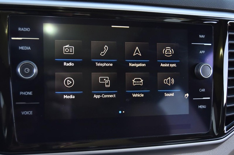 Volkswagen Atlas Vehicle Full-screen Gallery Image 14
