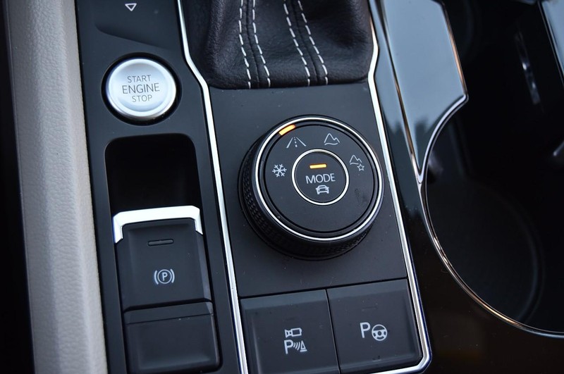 Volkswagen Atlas Vehicle Full-screen Gallery Image 17