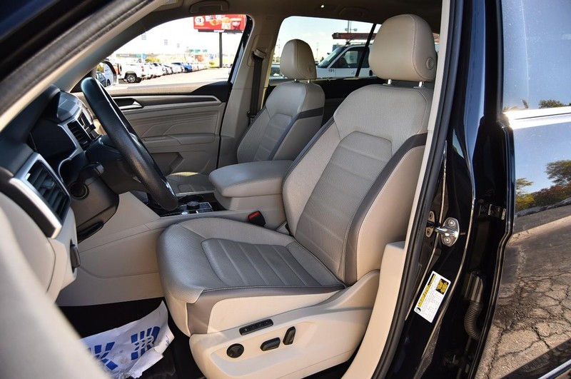 Volkswagen Atlas Vehicle Full-screen Gallery Image 19