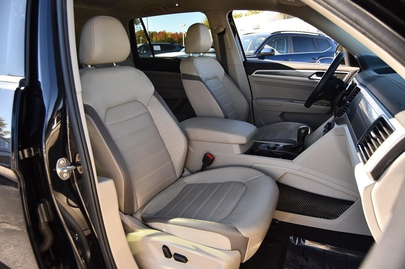 Volkswagen Atlas Vehicle Full-screen Gallery Image 20