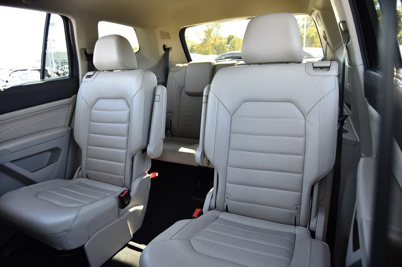 Volkswagen Atlas Vehicle Full-screen Gallery Image 22