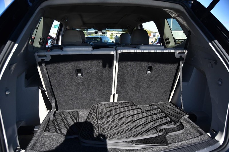 Volkswagen Atlas Vehicle Full-screen Gallery Image 26