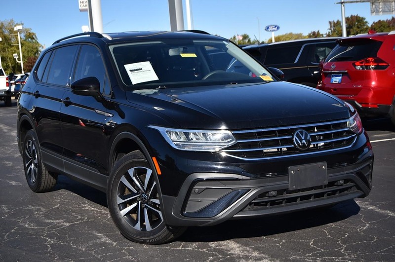 Volkswagen Tiguan Vehicle Image 02