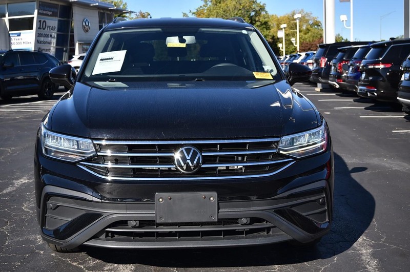 Volkswagen Tiguan Vehicle Image 04