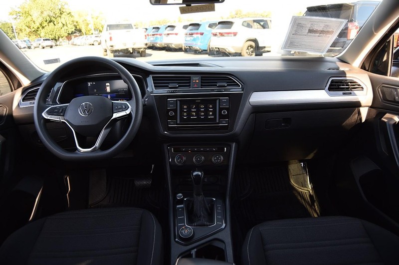 Volkswagen Tiguan Vehicle Image 07